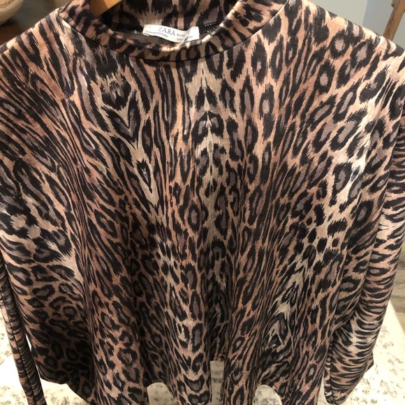 Zara leopard print top. Kimono top. - Picture 1 of 7